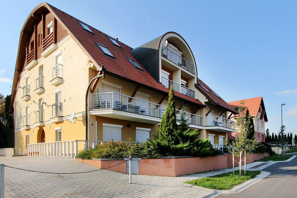 Good Luck Apartment Heviz Ngoại thất bức ảnh